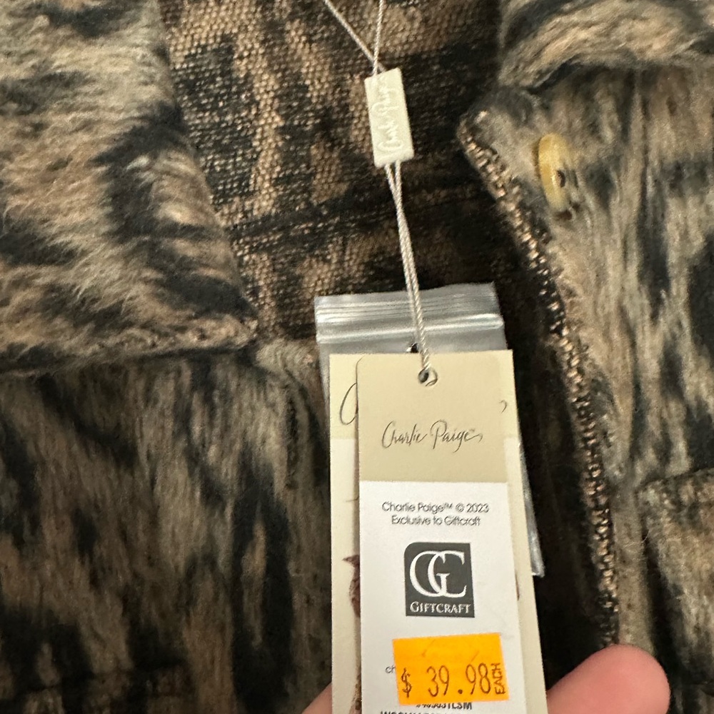 Charlie Paige Black and Tan Leopard Teddy Jacket - Picture 2 of 4